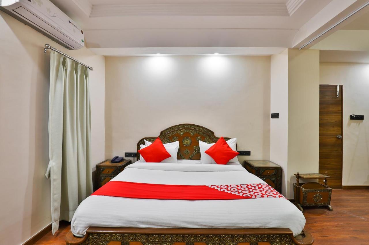 Oyo 23540 Hotel Suryakant Rajkot Luaran gambar