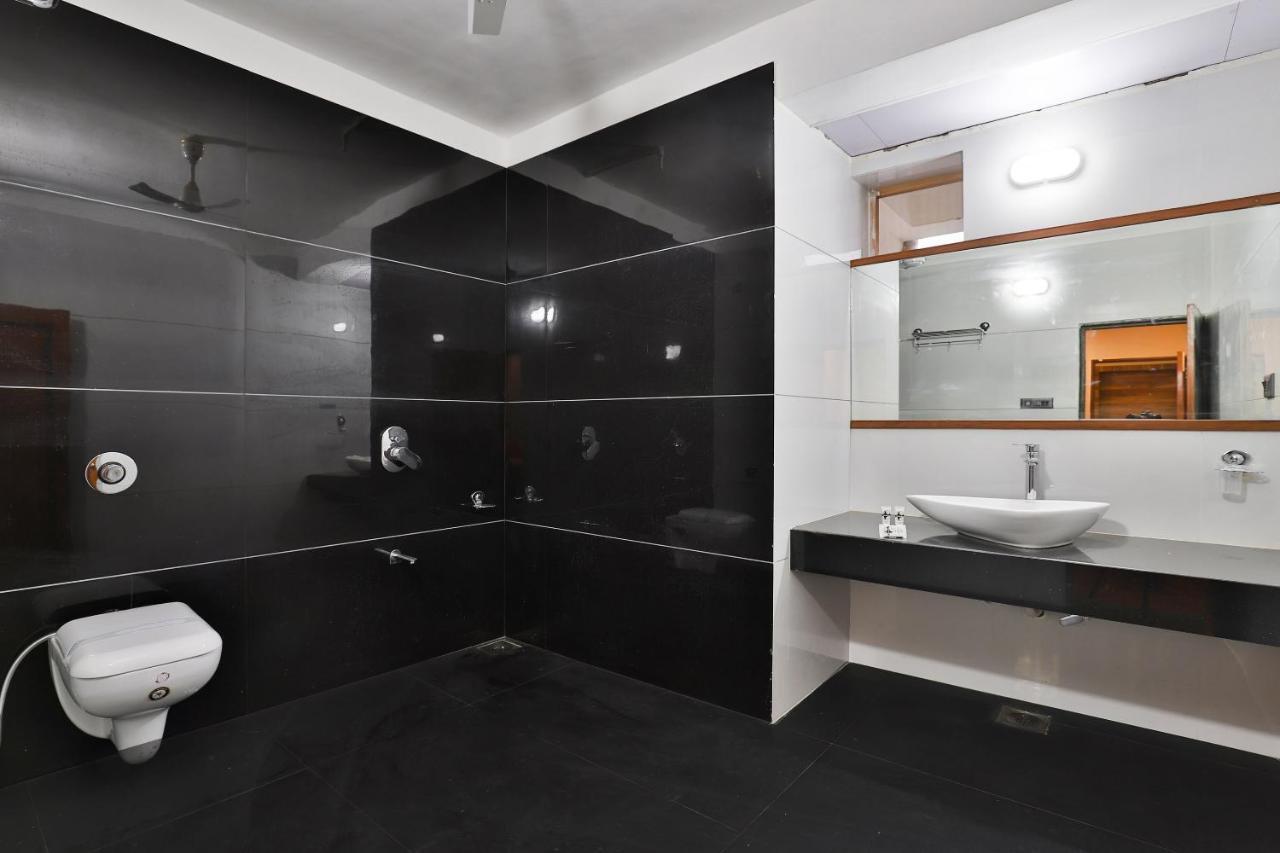 Oyo 23540 Hotel Suryakant Rajkot Luaran gambar