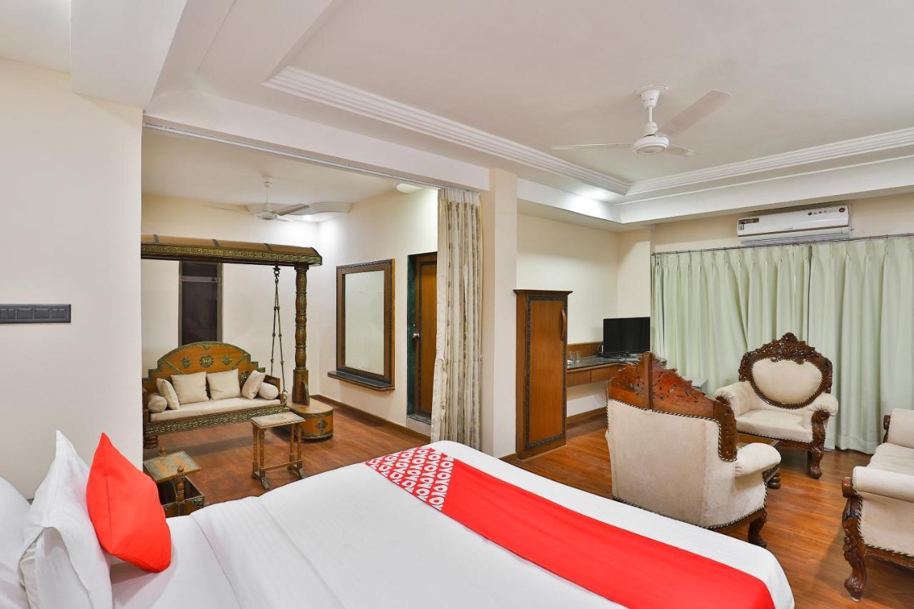 Oyo 23540 Hotel Suryakant Rajkot Luaran gambar