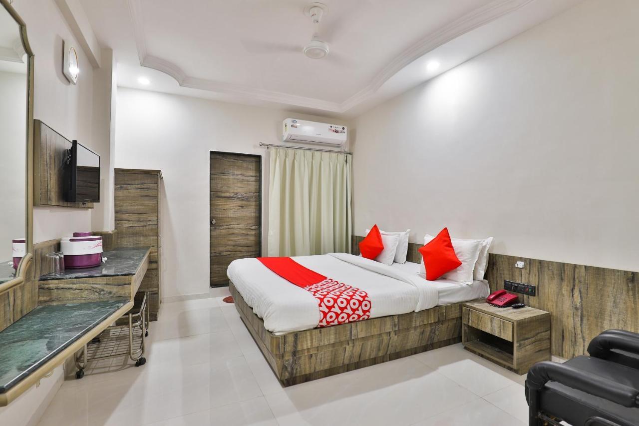 Oyo 23540 Hotel Suryakant Rajkot Luaran gambar