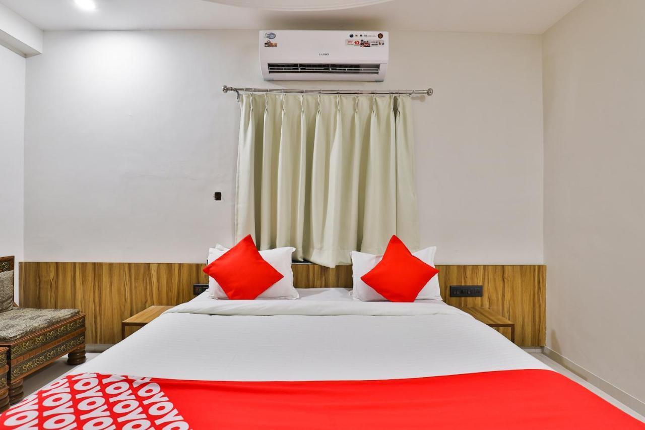 Oyo 23540 Hotel Suryakant Rajkot Luaran gambar