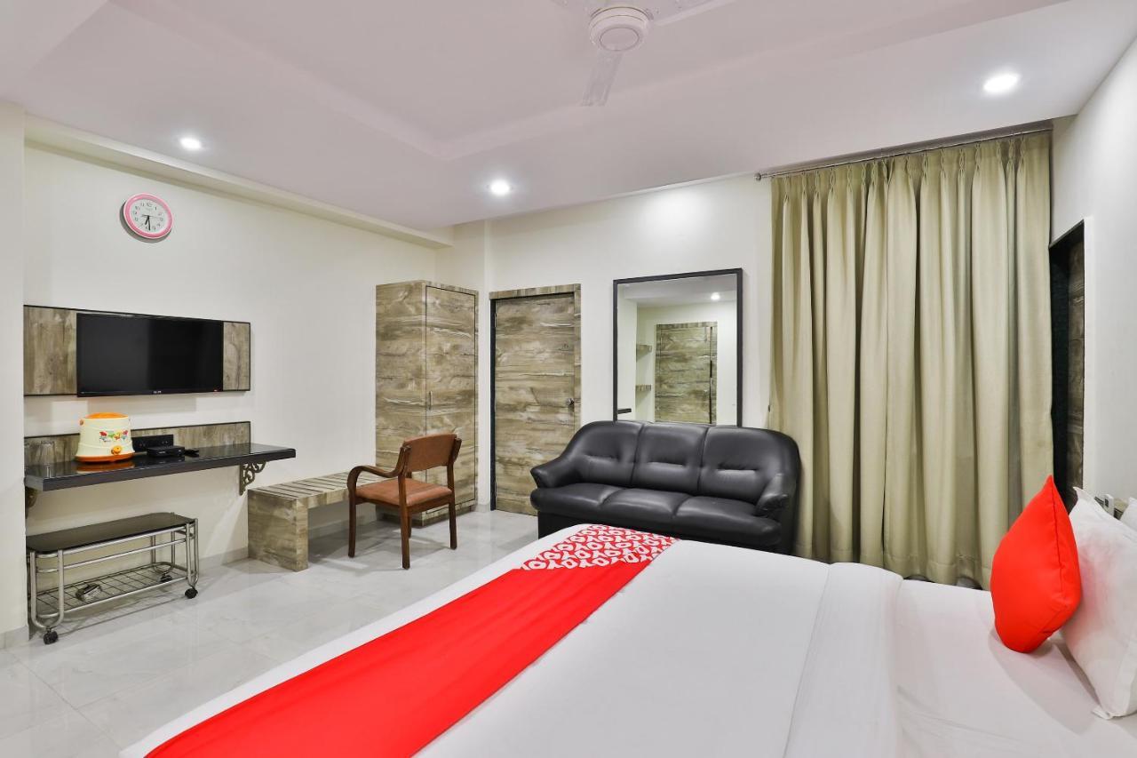 Oyo 23540 Hotel Suryakant Rajkot Luaran gambar