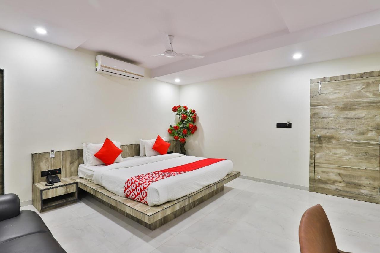Oyo 23540 Hotel Suryakant Rajkot Luaran gambar
