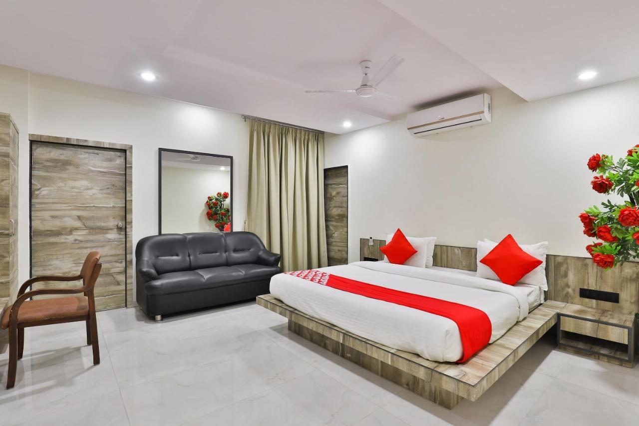 Oyo 23540 Hotel Suryakant Rajkot Luaran gambar