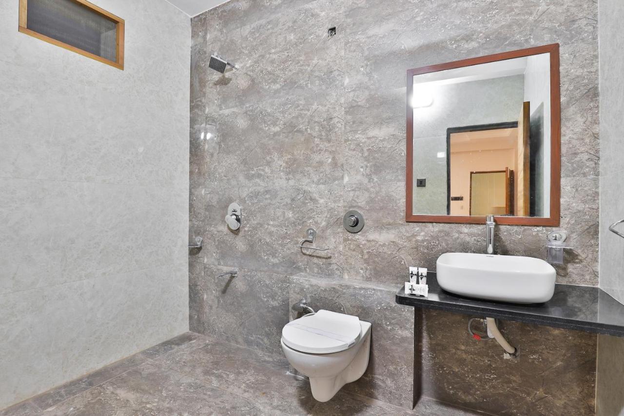 Oyo 23540 Hotel Suryakant Rajkot Luaran gambar
