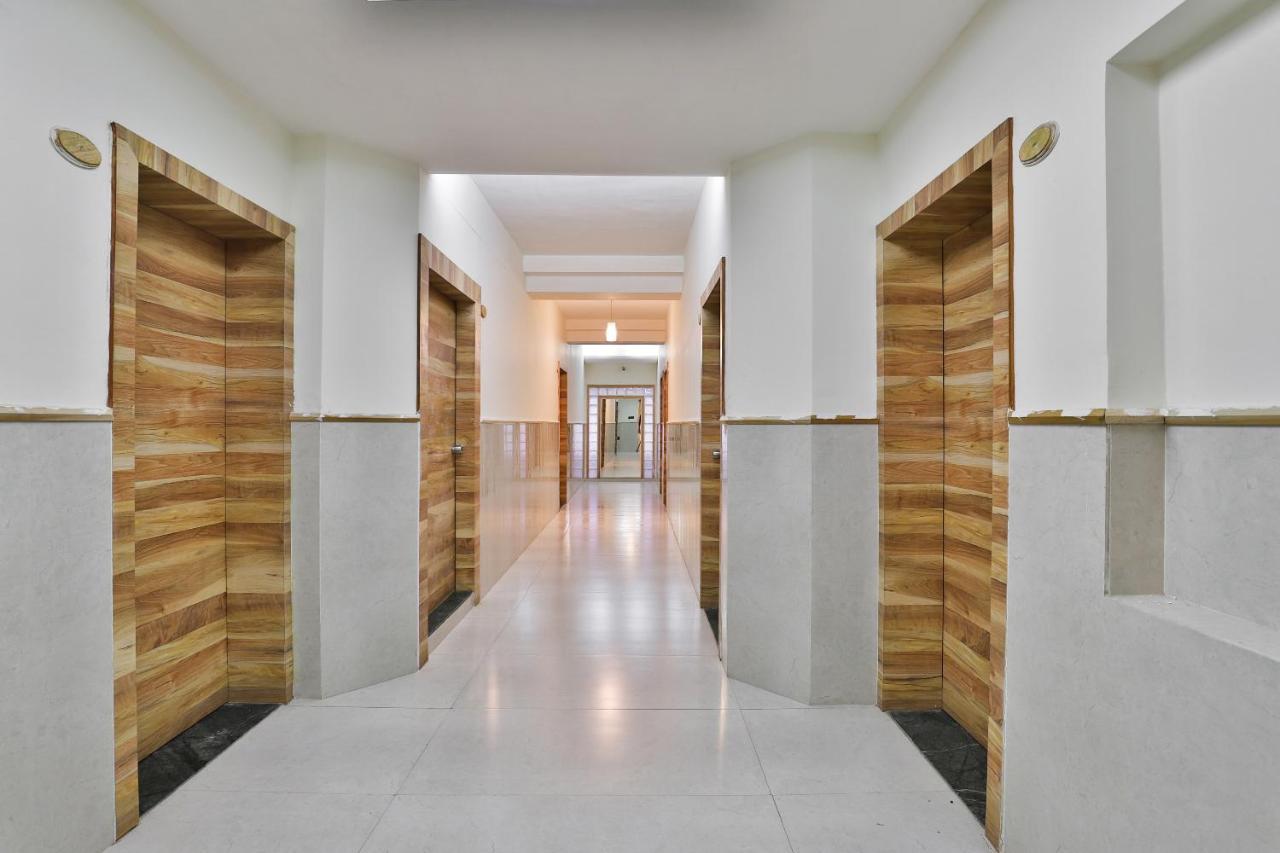 Oyo 23540 Hotel Suryakant Rajkot Luaran gambar