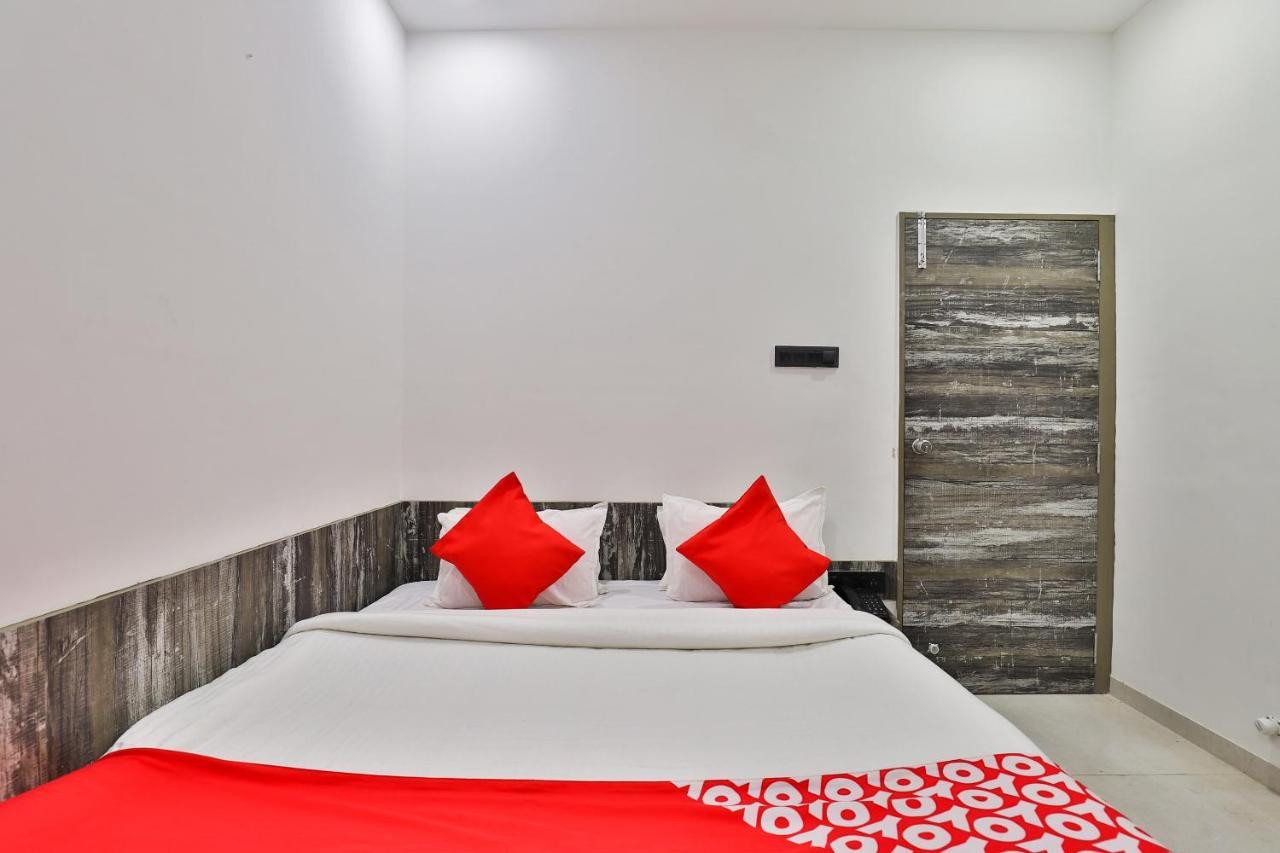 Oyo 23540 Hotel Suryakant Rajkot Luaran gambar