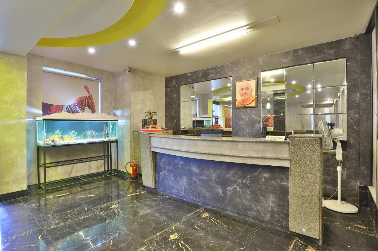 Oyo 23540 Hotel Suryakant Rajkot Luaran gambar